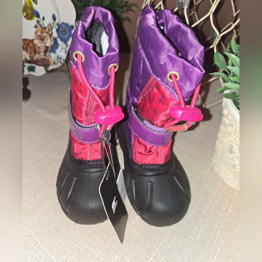 NWT SOREL X Disney Frozen 2 Anna Snow Boots In Purple And Black